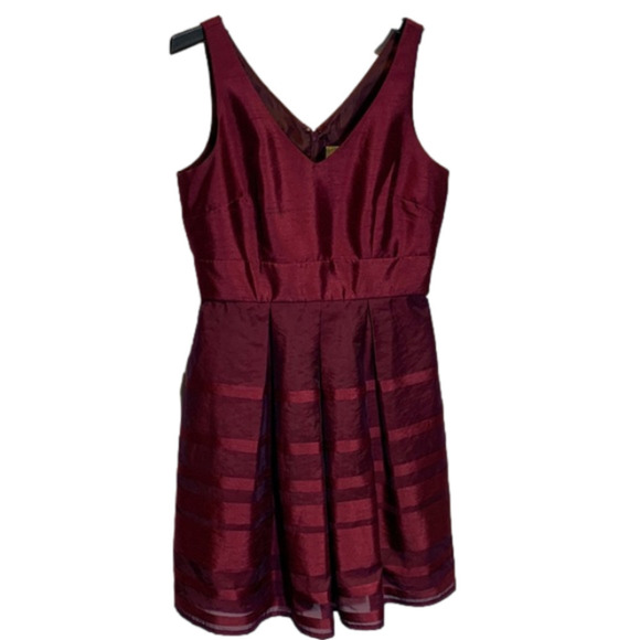 TAYLOR  Fit & Flare Style Dress Size 8 - Picture 1 of 6